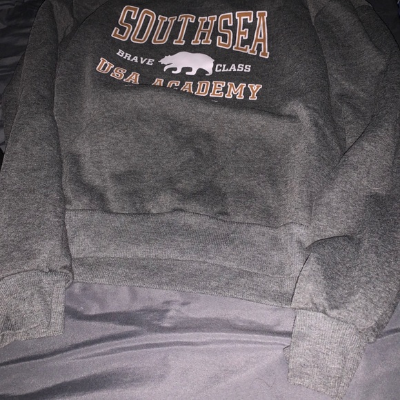 Crewneck - Picture 3 of 3